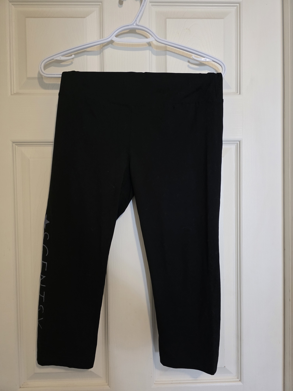 Scentsy Black Cropped Athletic Leggings